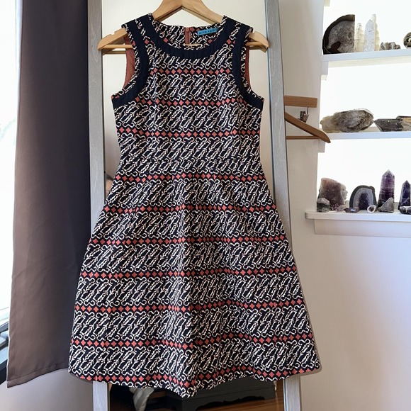 Alice + Olivia Dresses & Skirts - Alice + Olivia Dress Fit & Flare Sleeveless Lined Pattern Cocktail Fall Contrast